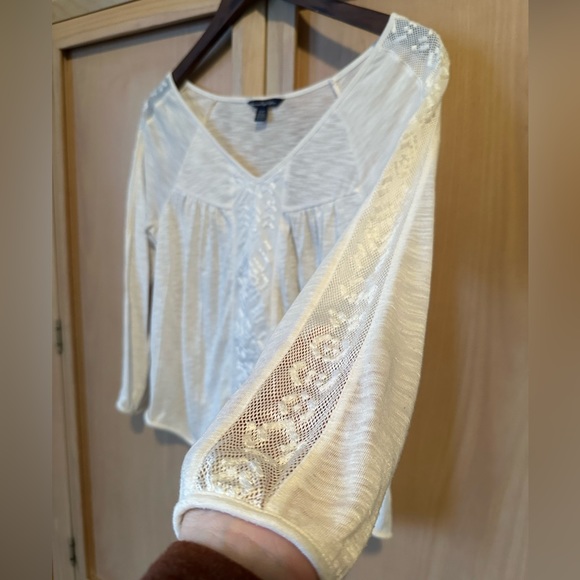 AEO White Lightweight Blouse XS - Picture 4 of 7